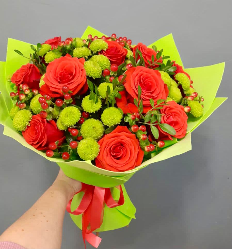 Букет цветов из: Хризантемы и Розы в Смоленке