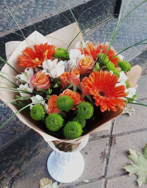 Букет цветов из: Герберы, Хризантемы, Альстромерии и Розы в Смоленке