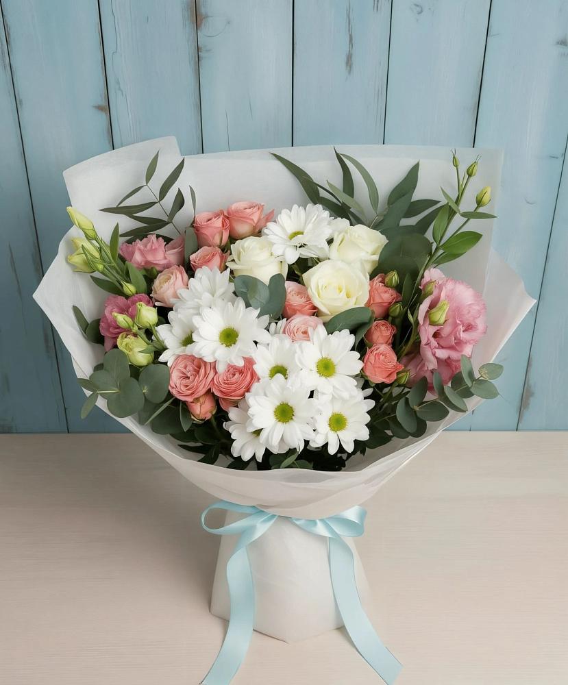 Букет цветов из: Розы, Лизиантусы и Хризантемы в Смоленке