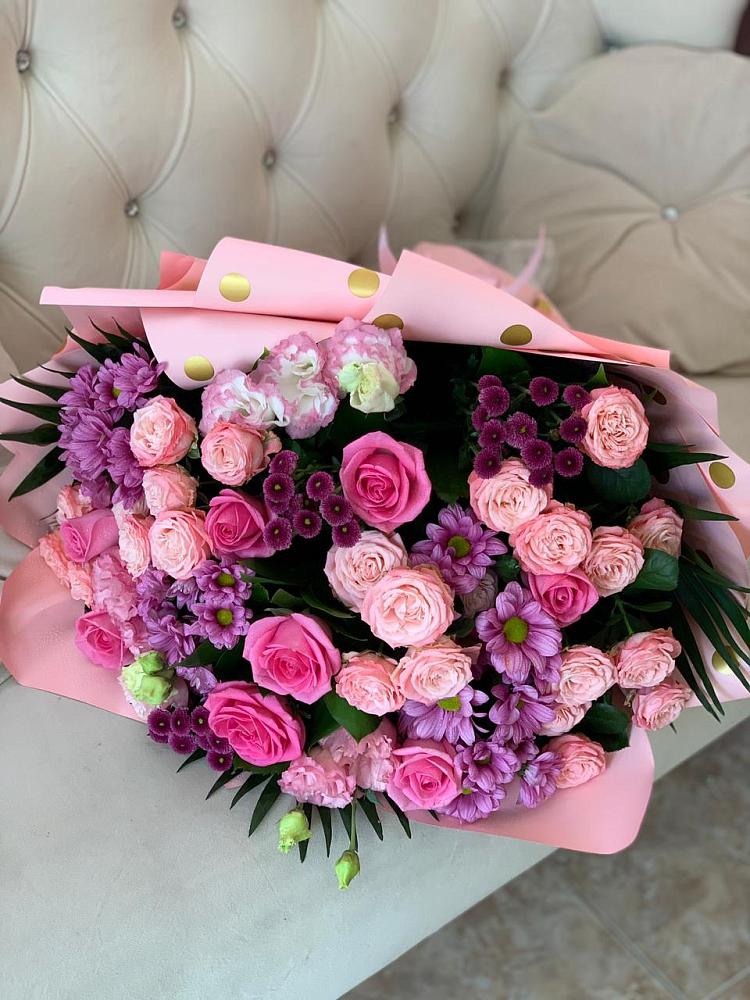 Букет цветов из: Хризантемы, Розы и Лизиантусы в Смоленке