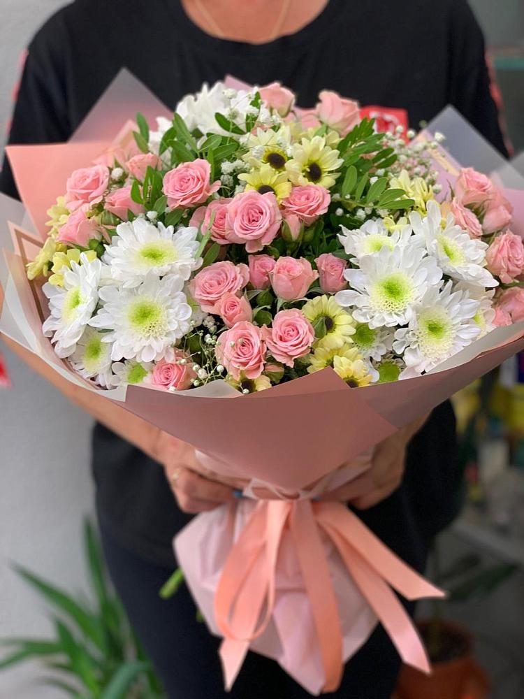 Букет цветов из: Розы и Хризантемы в Смоленке