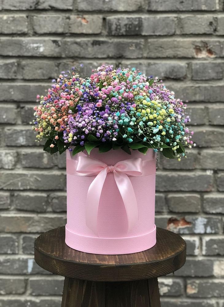 Цветочная композиция из Гипсофила и Розы в шляпной коробке в Смоленке