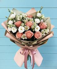 Букет цветов из:  Розы, Альстромерии и Лизиантусы в Смоленке