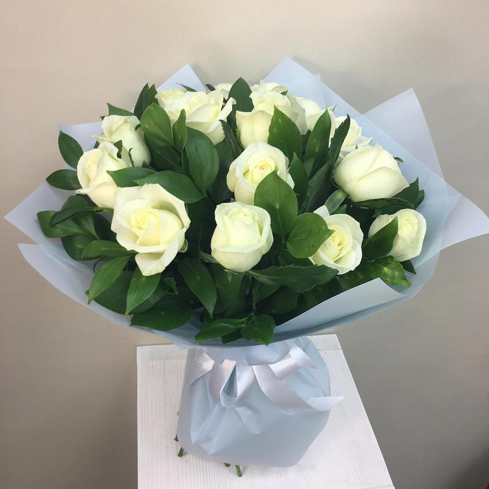 Букет 15 Белых роз Проуд в Смоленке