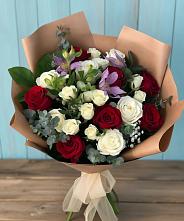 Букет цветов из:  Розы и Альстромерии в Смоленке