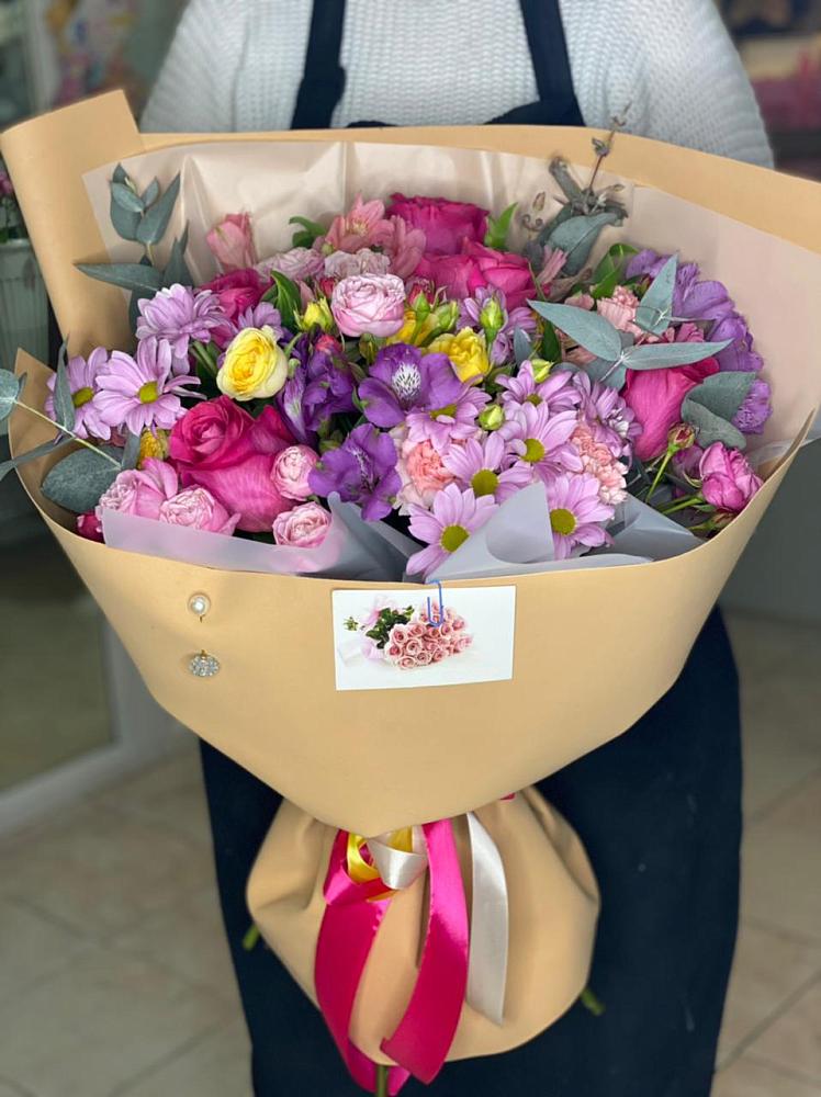 Букет цветов из: Хризантемы, Гвоздики и Альстромерии в Смоленке