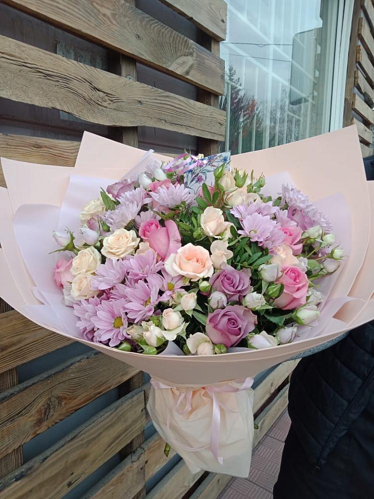 Букет цветов из: Розы и Хризантемы в Смоленке