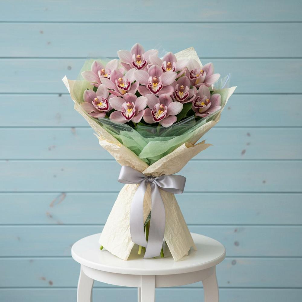 Букет цветов из: Орхидеи и Розы в Смоленке