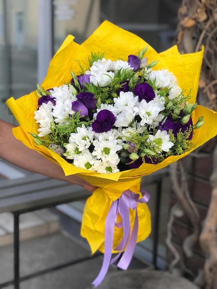 Букет цветов из: Ирисы, Хризантемы и Ромашки в Смоленке