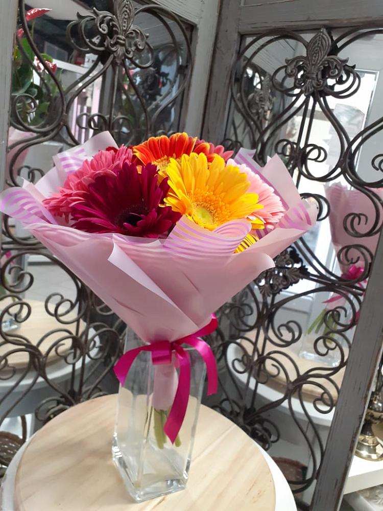 Букет цветов из: Герберы в Смоленке