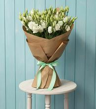 Букет цветов из:  Лизиантусы в Смоленке