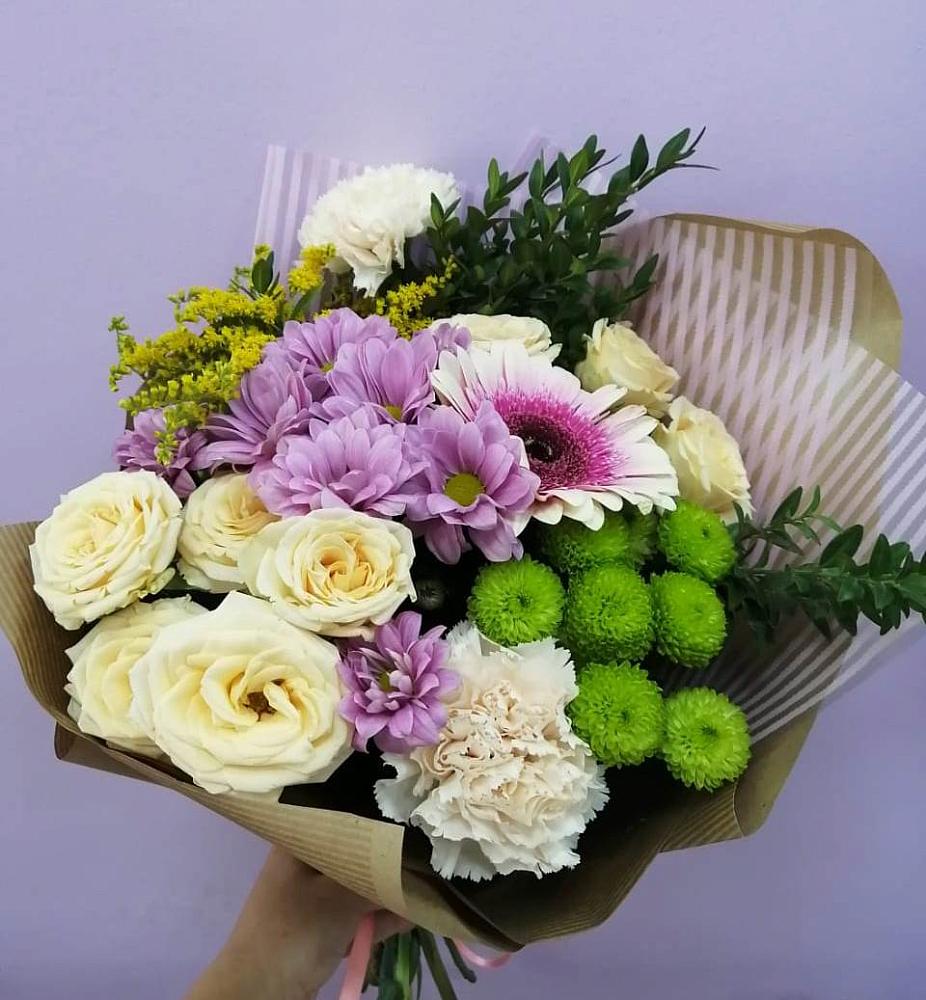 Букет цветов из: Хризантемы, Розы, Гвоздики и Герберы в Смоленке