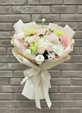 Букет цветов из:  Гвоздики, Розы, Лизиантусы и Хризантемы #REPLACE_PRED# Смоленке