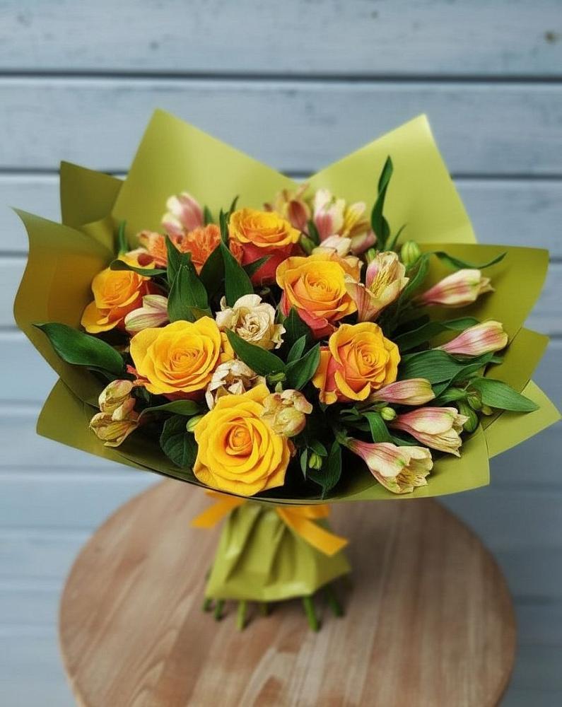 Букет цветов из: Альстромерии и Розы в Смоленке
