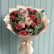 Букет цветов из:  Гвоздики и Розы в Смоленке