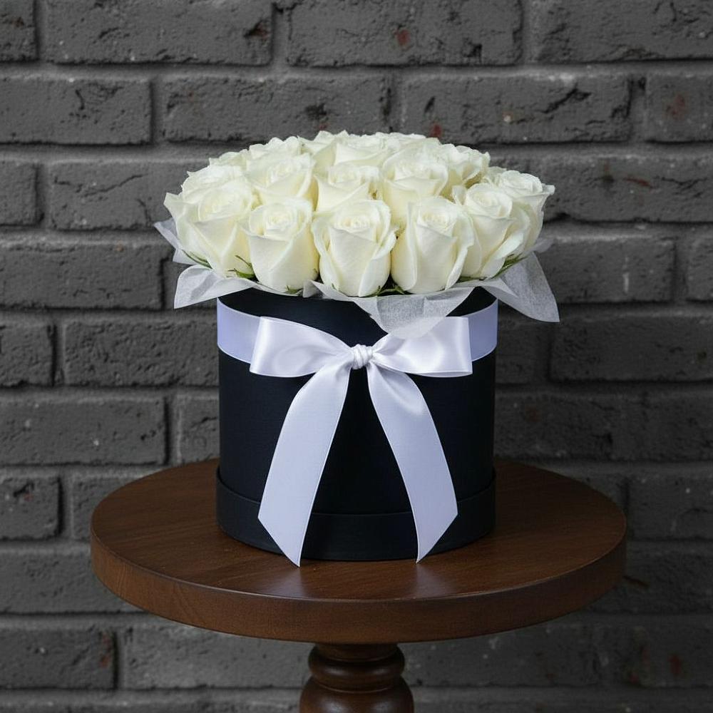 Цветочная композиция из Розы в шляпной коробке в Смоленке