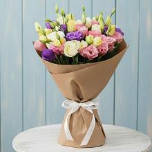 Букет цветов из:  Лизиантусы в Смоленке