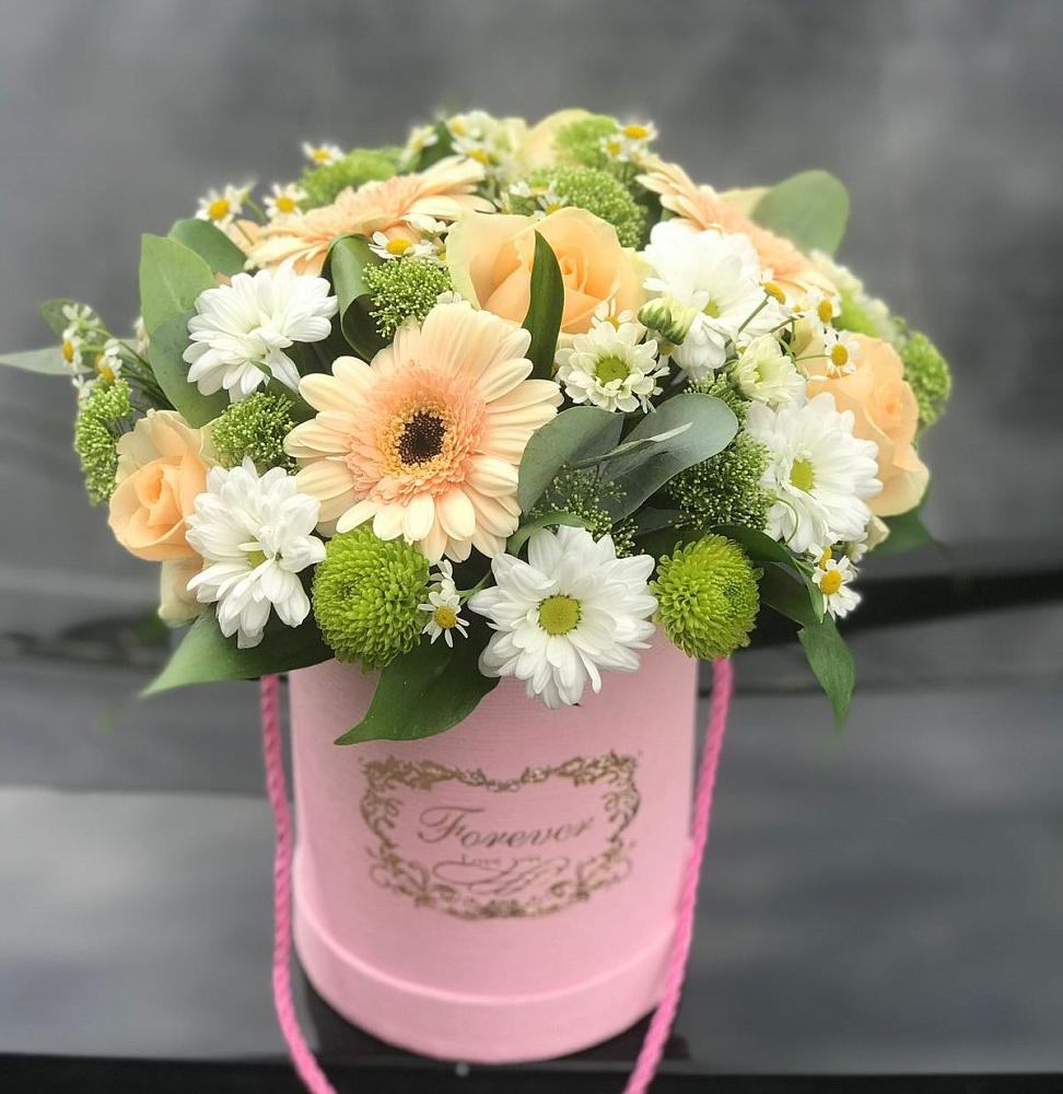 Цветочная композиция из Розы, Герберы и Хризантемы в шляпной коробке в Смоленке