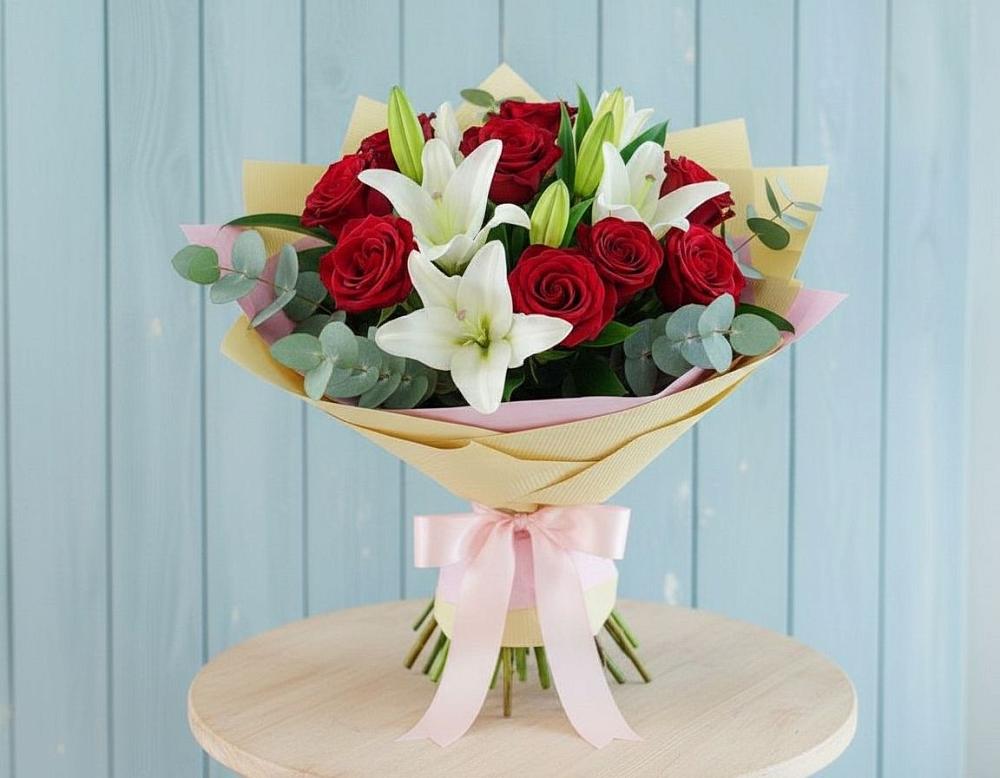 Букет цветов из: Лилии и Розы в Смоленке
